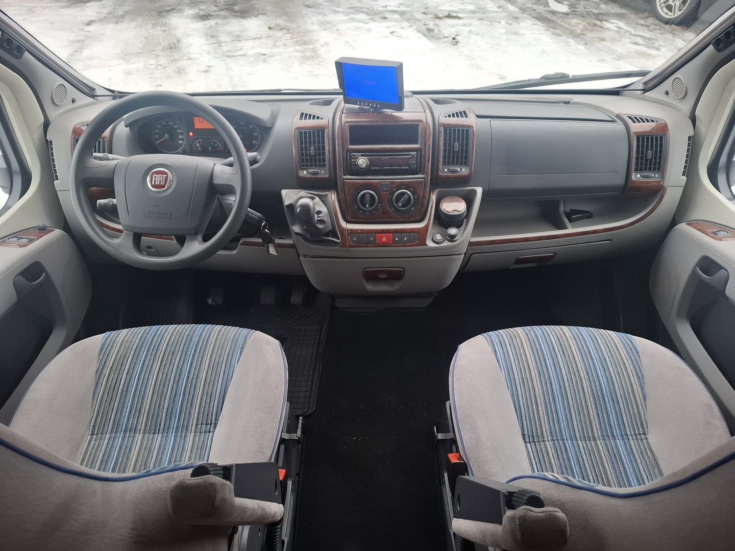 ADRIA Coral Plus 670 SL 2010