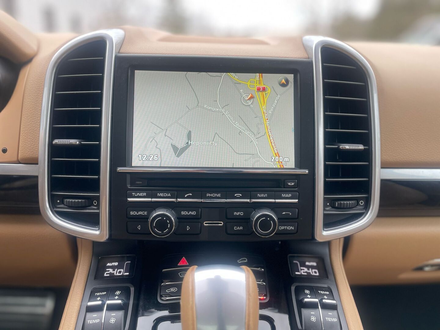 PORSCHE Cayenne 2016