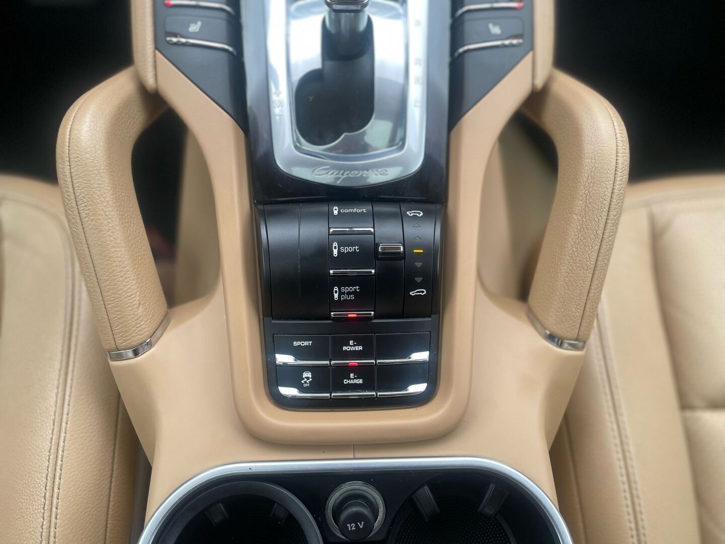 PORSCHE Cayenne 2016
