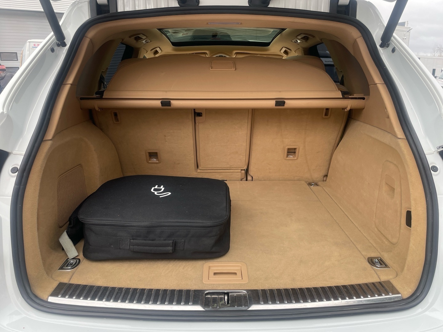 PORSCHE Cayenne 2016