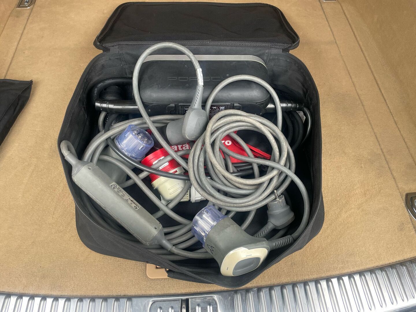 PORSCHE Cayenne 2016