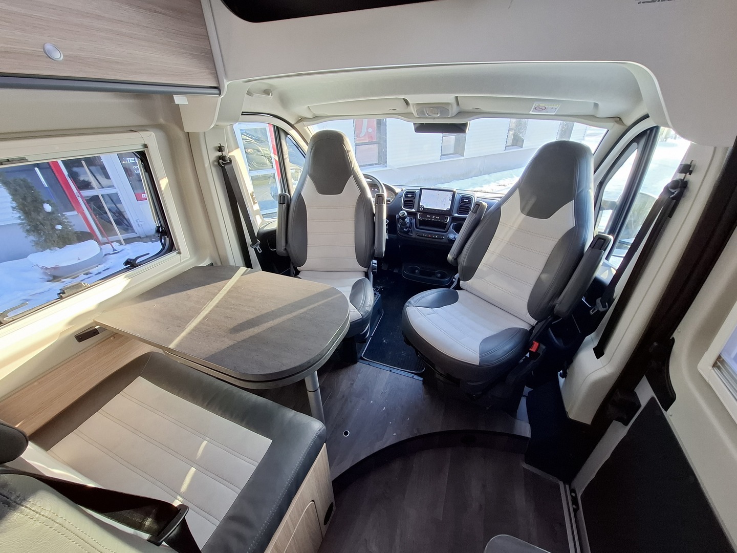 SUNLIGHT Cliff VAN 600 2022