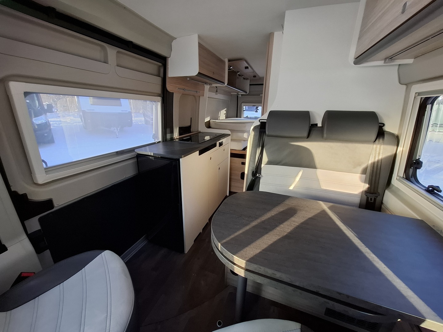 SUNLIGHT Cliff VAN 600 2022