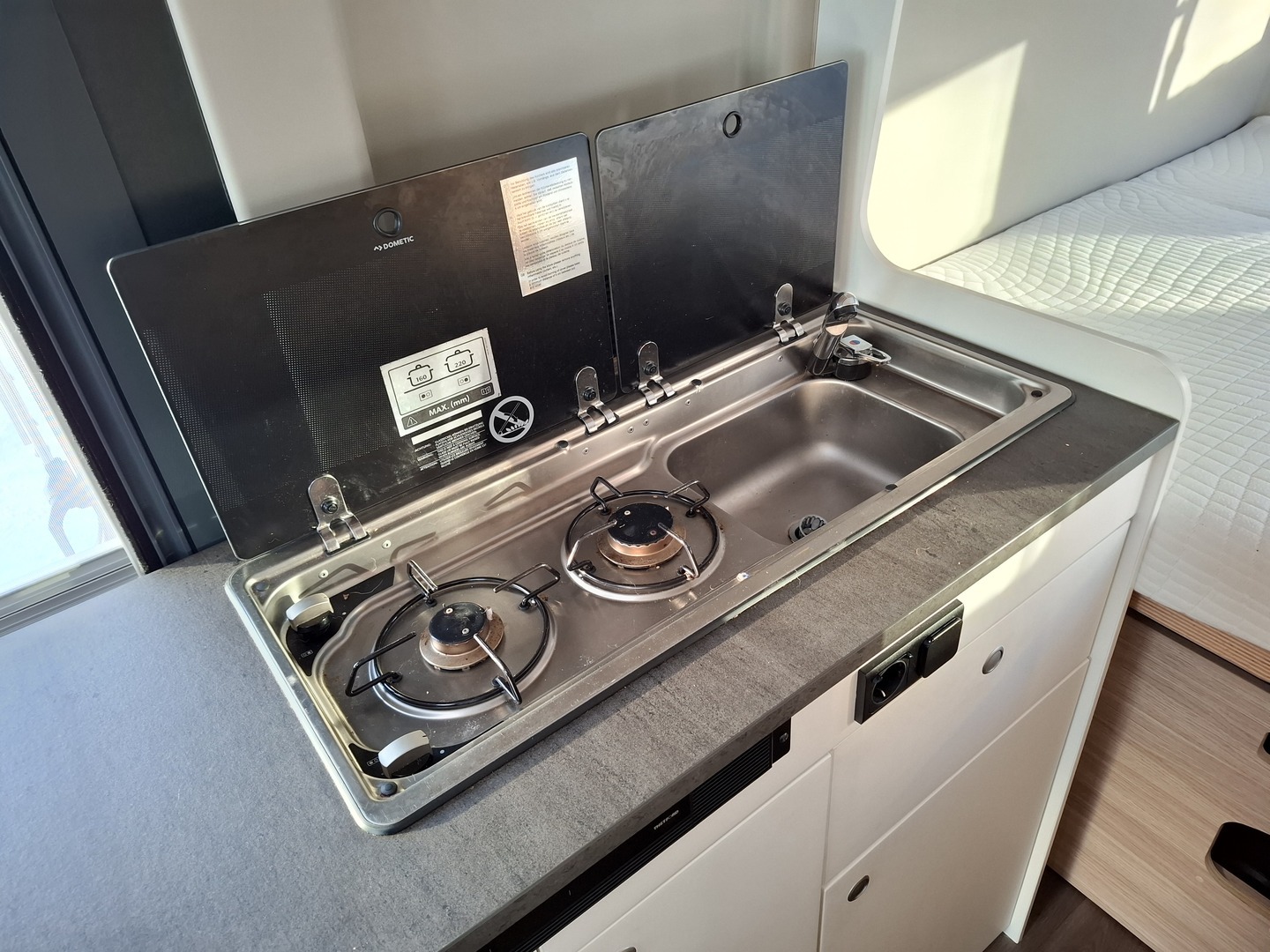 SUNLIGHT Cliff VAN 600 2022