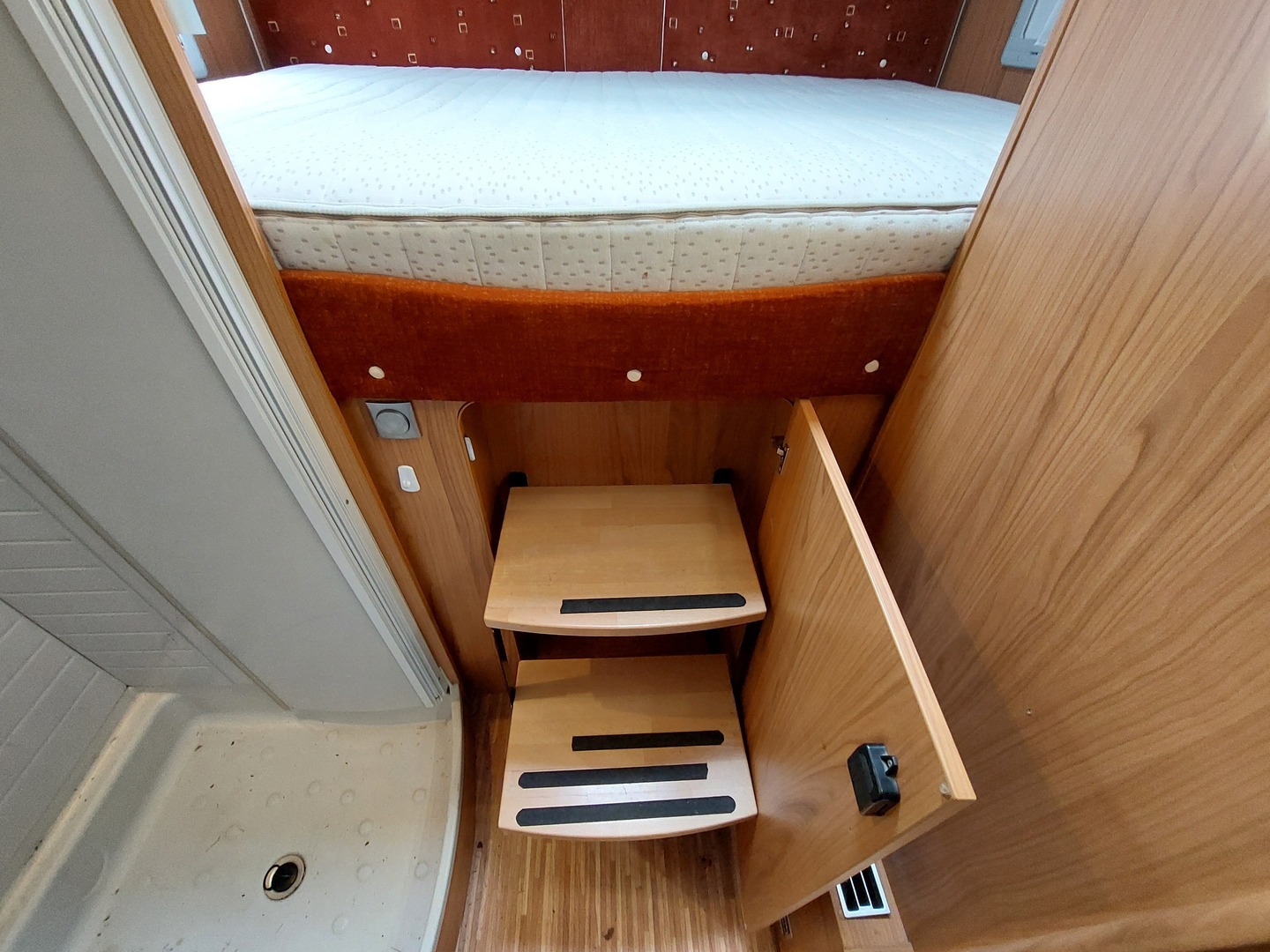 BÜRSTNER Argos A 747 2007