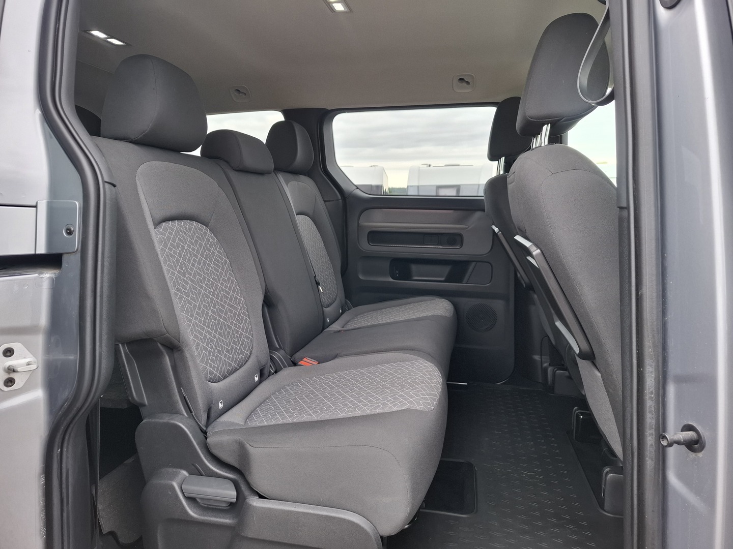 VOLKSWAGEN ID. Buzz 23