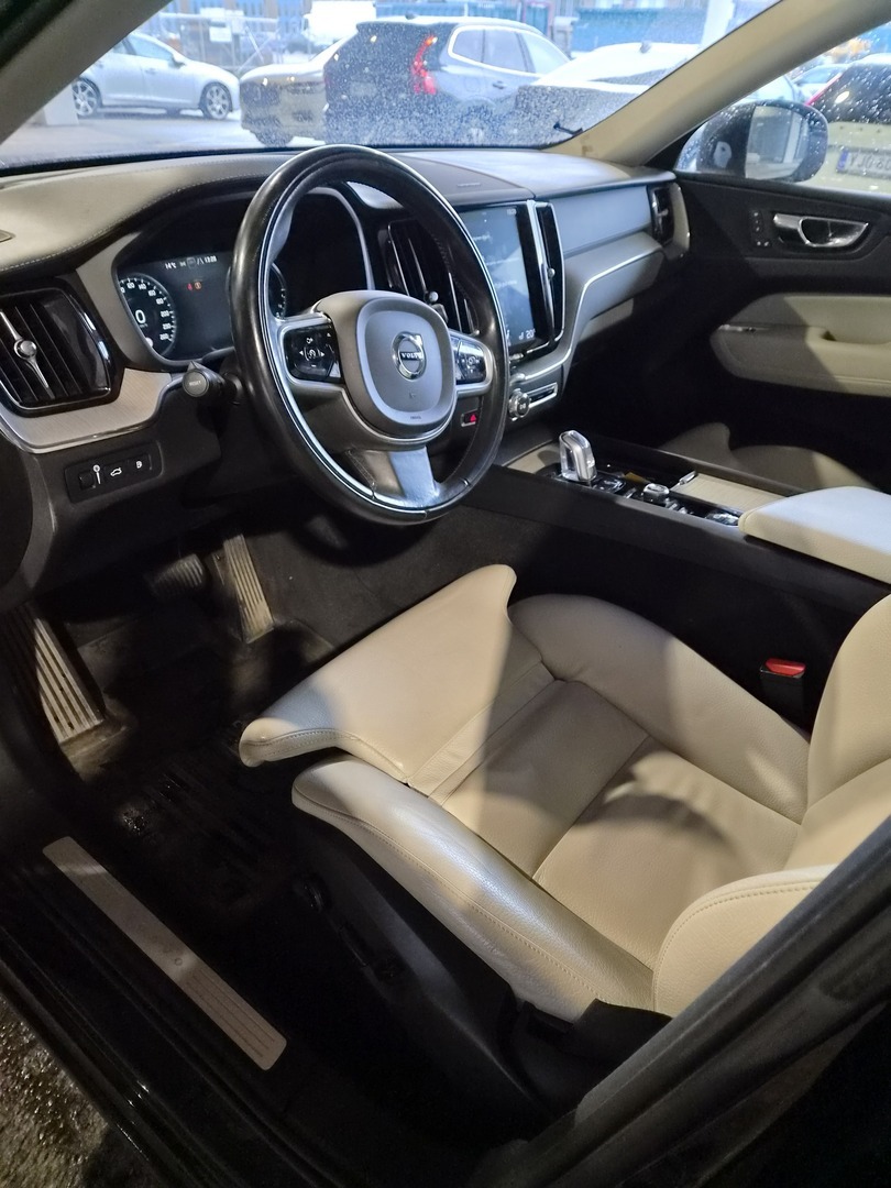 VOLVO XC60 6