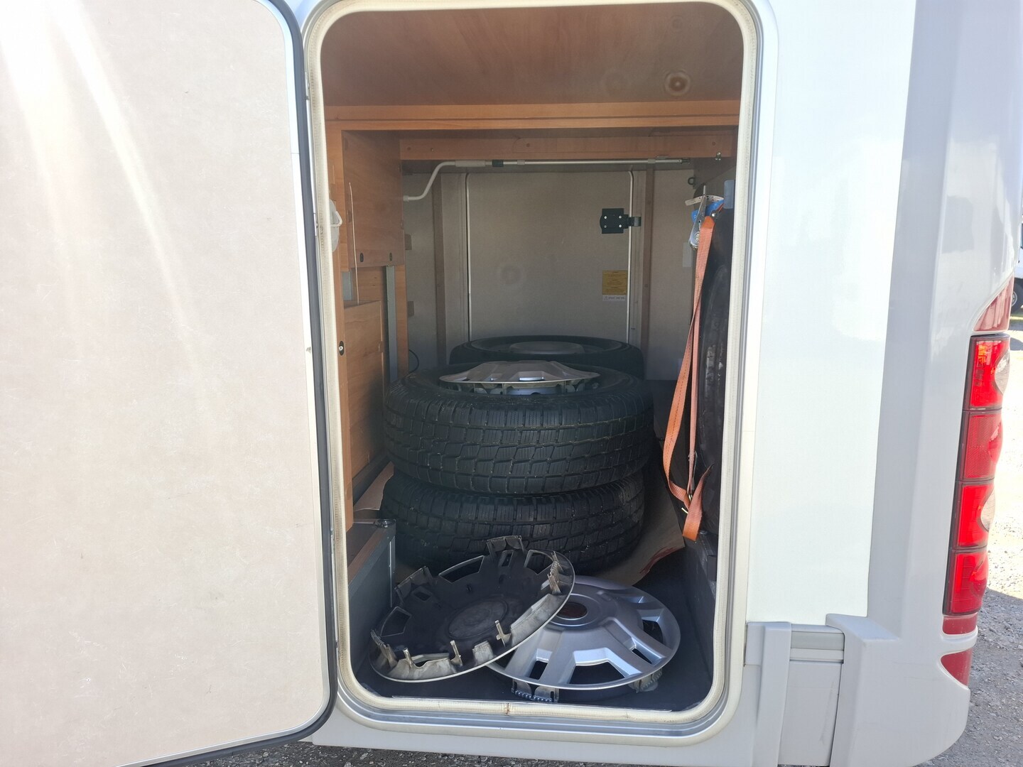 ADRIA Coral Plus 660 SL 2009