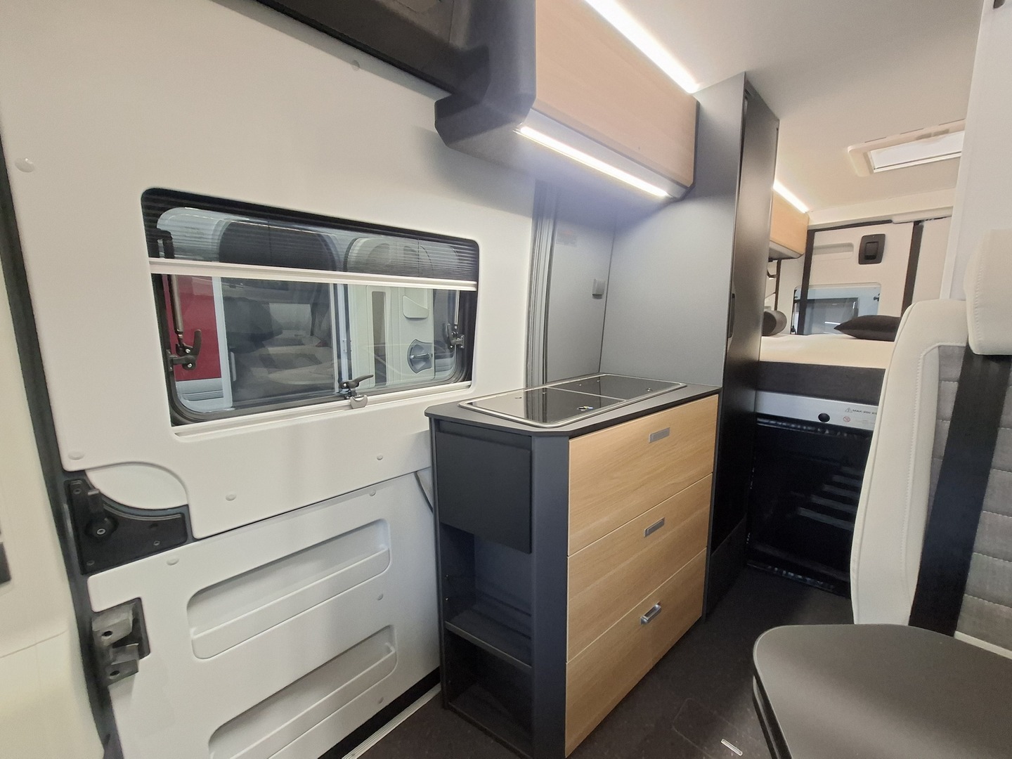 ADRIA TWIN 640 SGX 2025