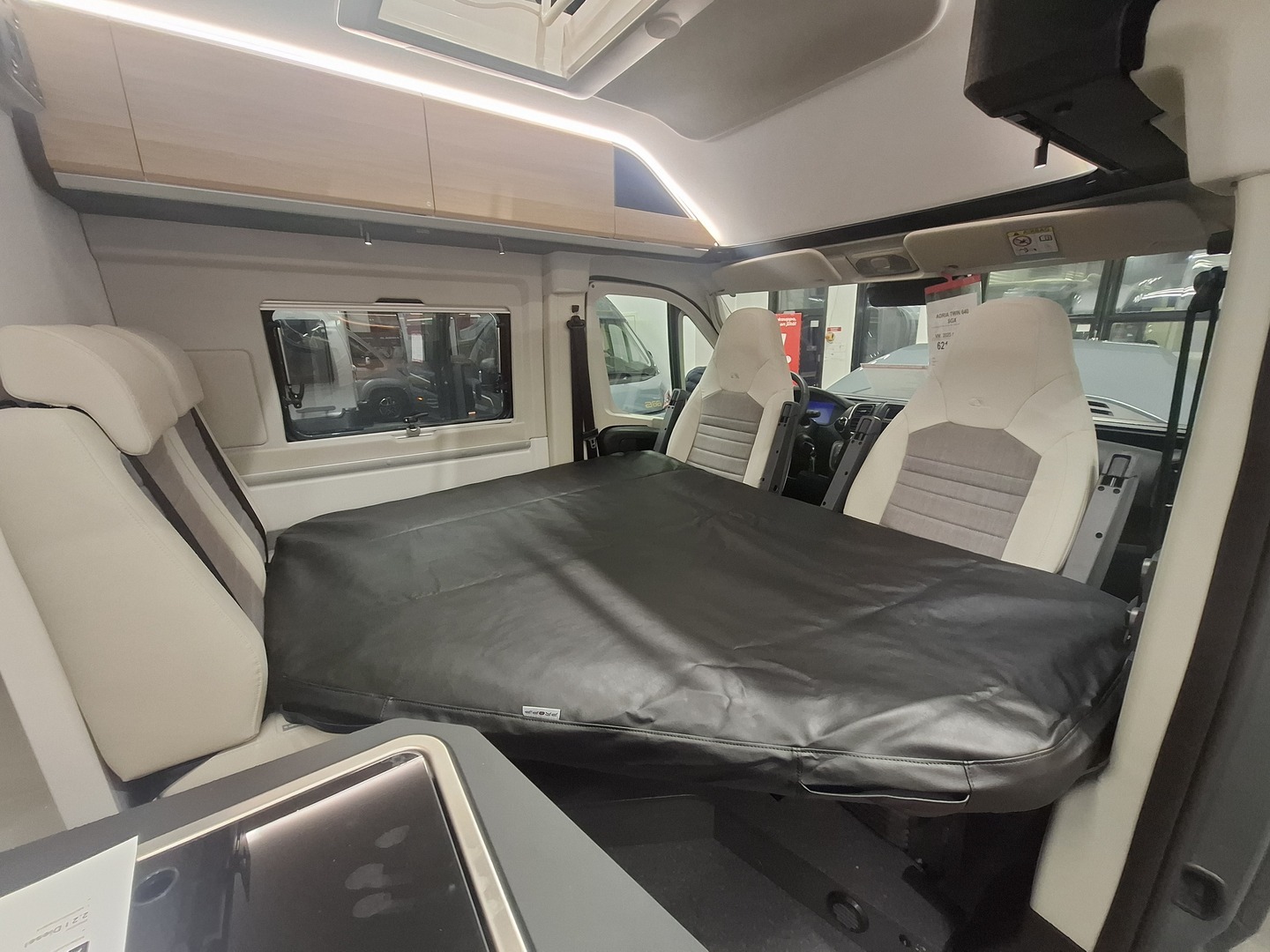 ADRIA TWIN 640 SGX 2025