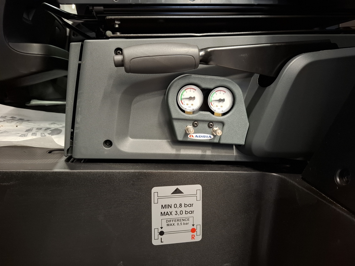 ADRIA TWIN 640 SGX 2025