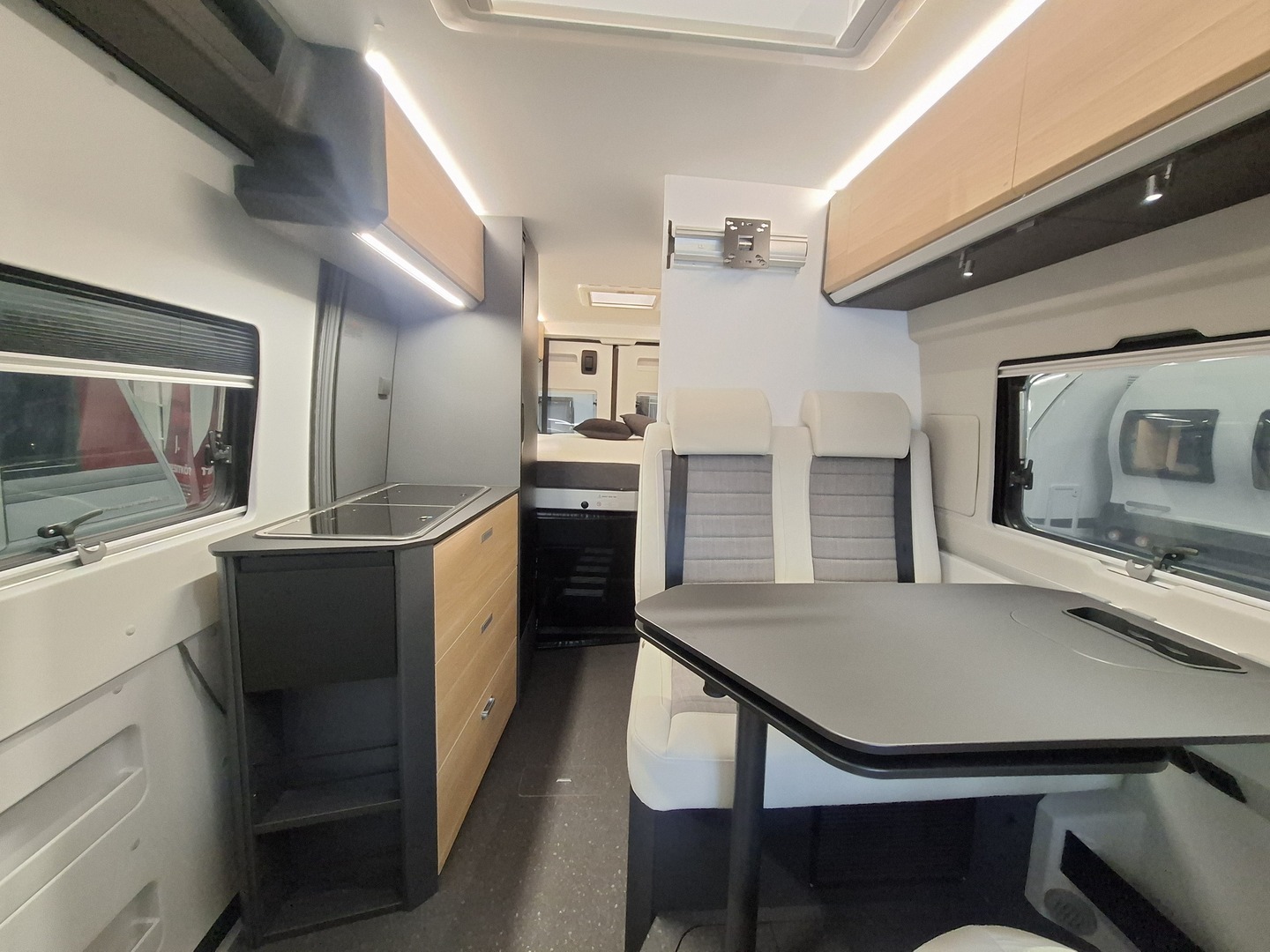 ADRIA TWIN 640 SGX 2025