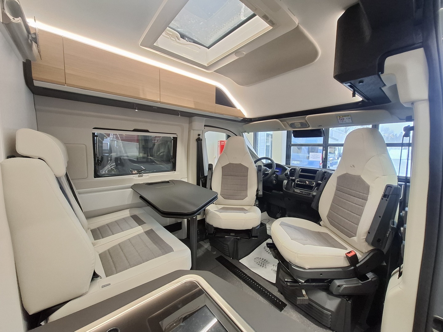 ADRIA TWIN 640 SGX 2025