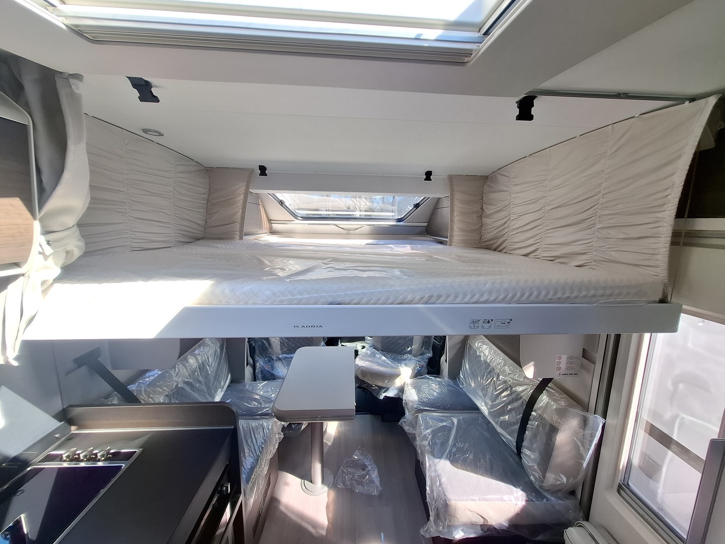 ADRIA MATRIX SUPREME 670 DL 2026