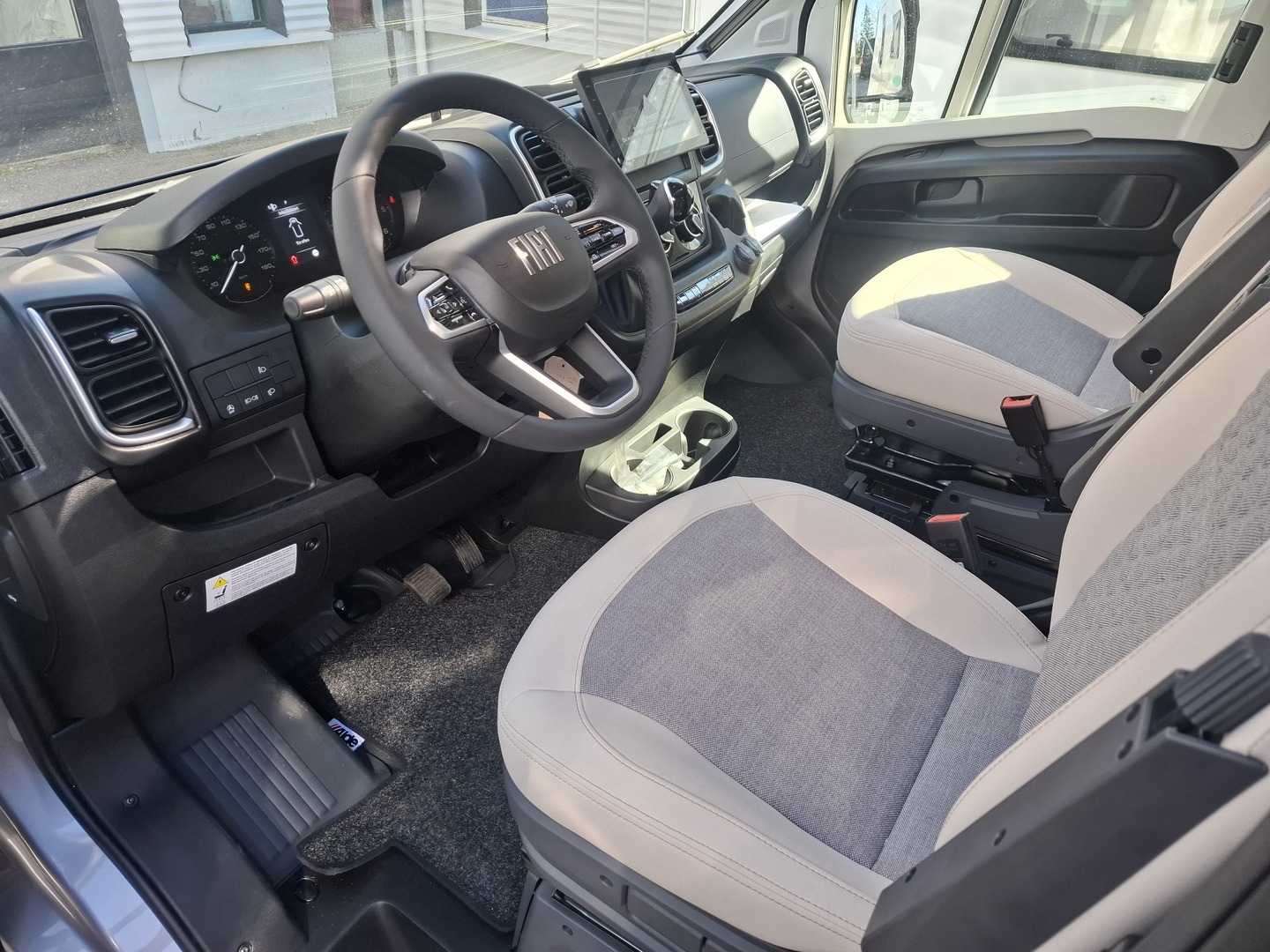 ADRIA MATRIX SUPREME 670 DL 2026