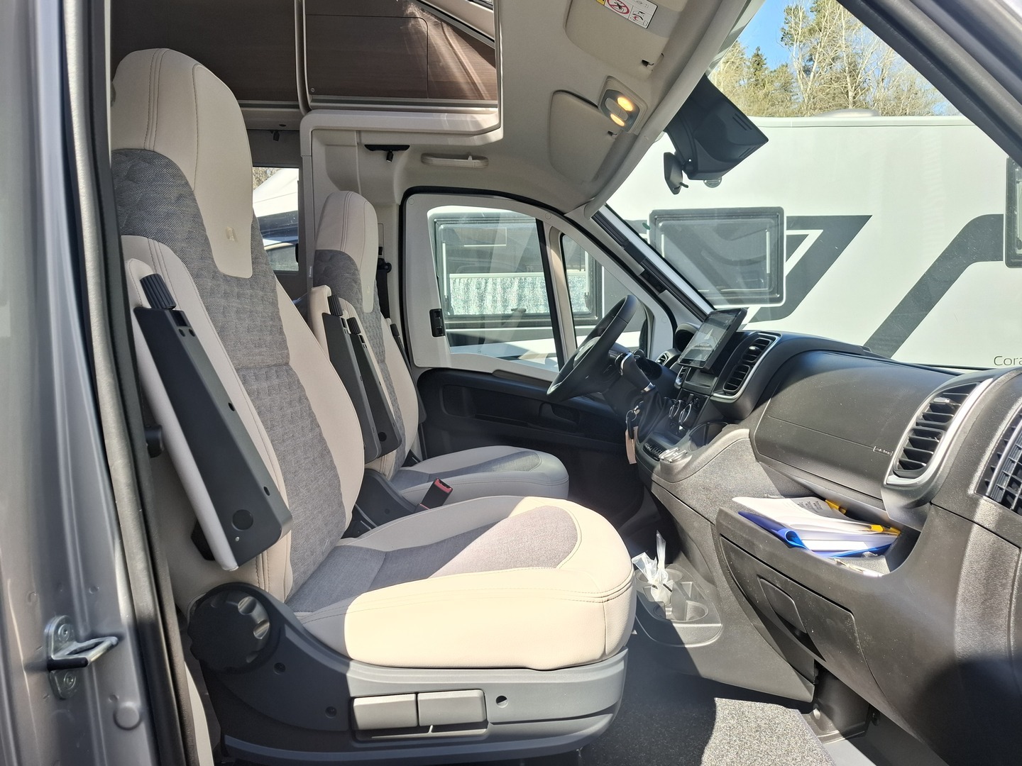 ADRIA MATRIX SUPREME 670 DL 2026