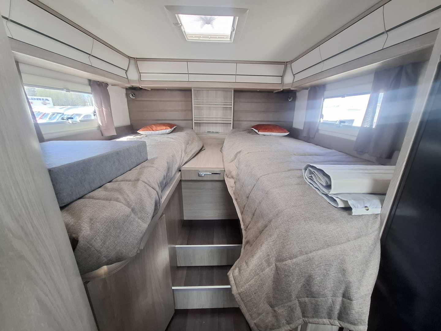 KABE Travel Master Classic 740 LGB 2026