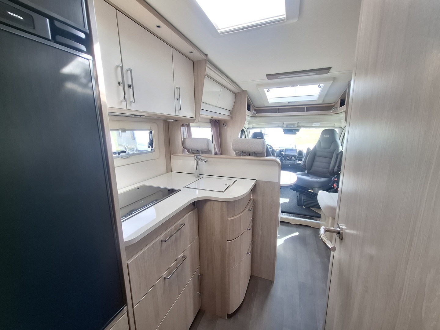 KABE Travel Master Classic 740 LGB 2026