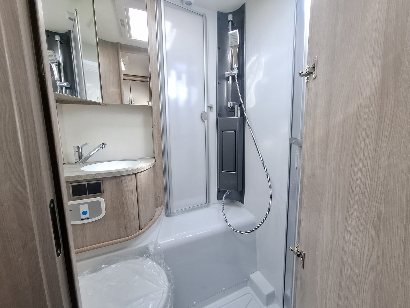 KABE Travel Master Classic 740 LGB 2026