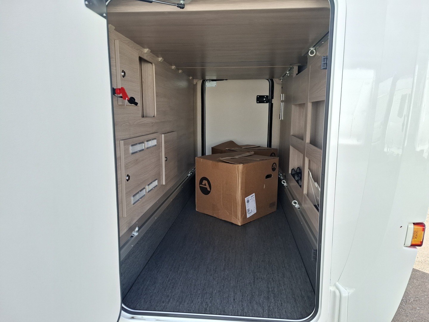 KABE Travel Master Classic 740 LGB 2026