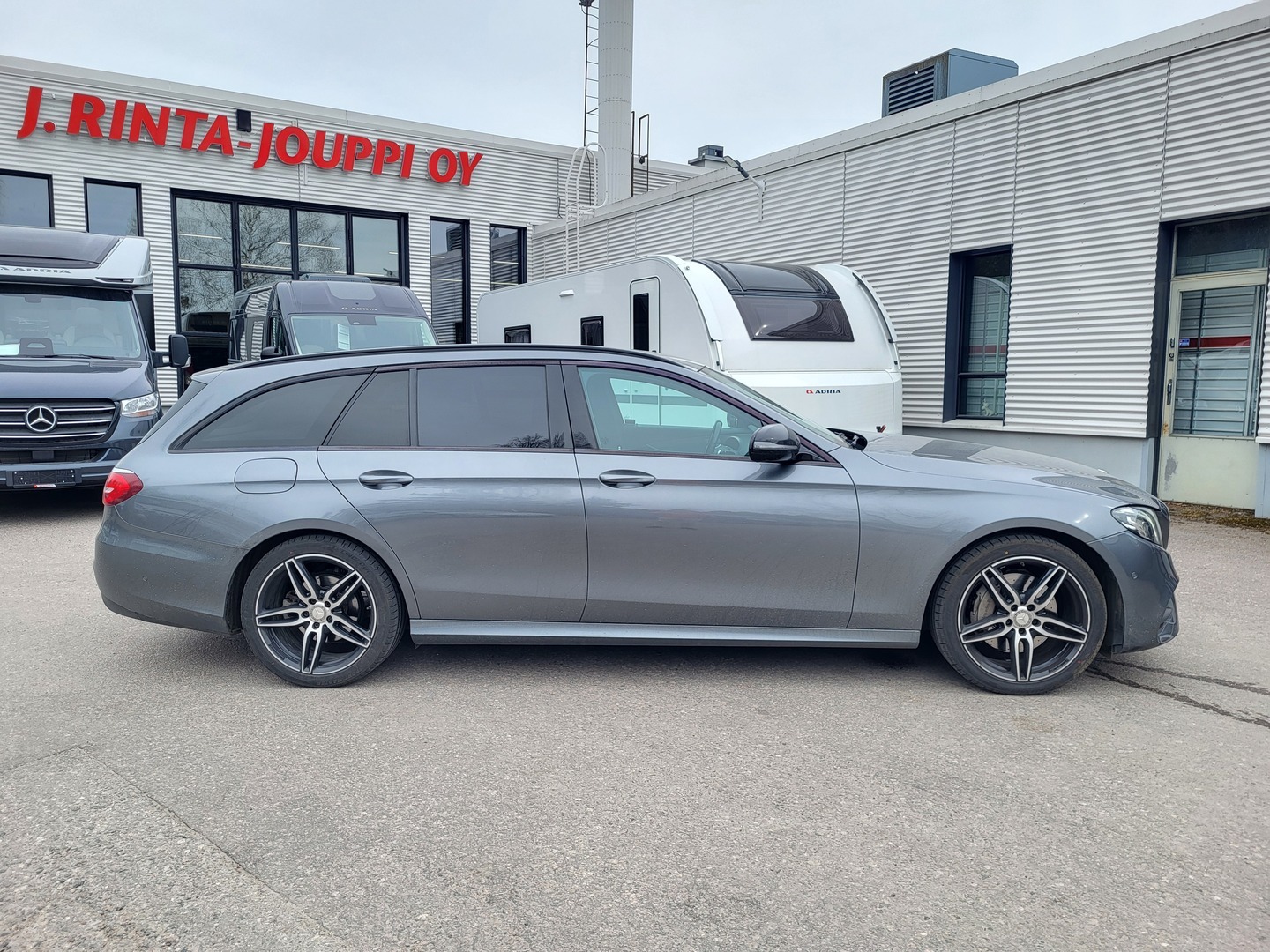 MERCEDES-BENZ E 2017