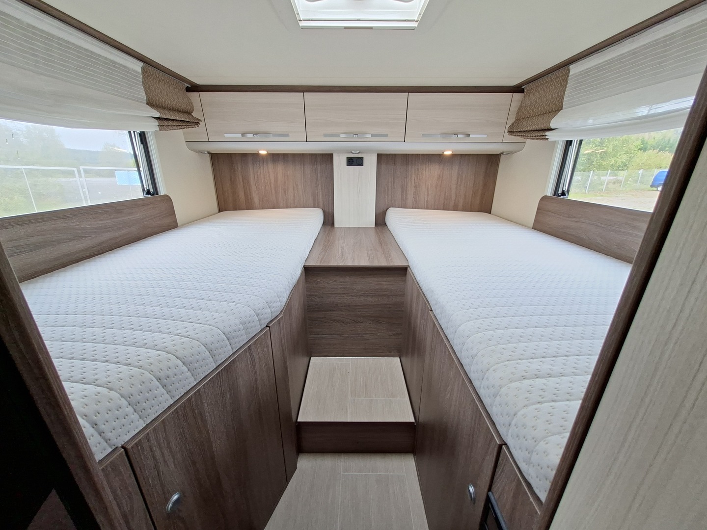 BÜRSTNER Nexxo Time T 690 G 2016