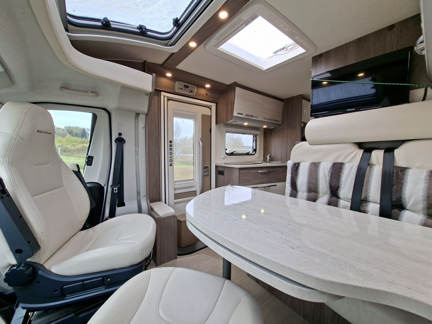 BÜRSTNER Nexxo Time T 690 G 2016