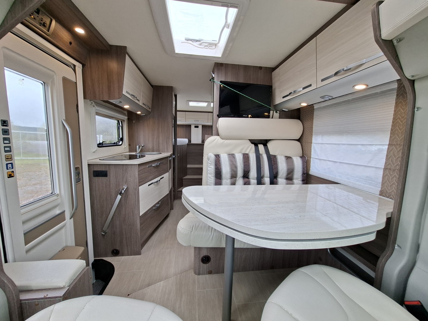 BÜRSTNER Nexxo Time T 690 G 2016