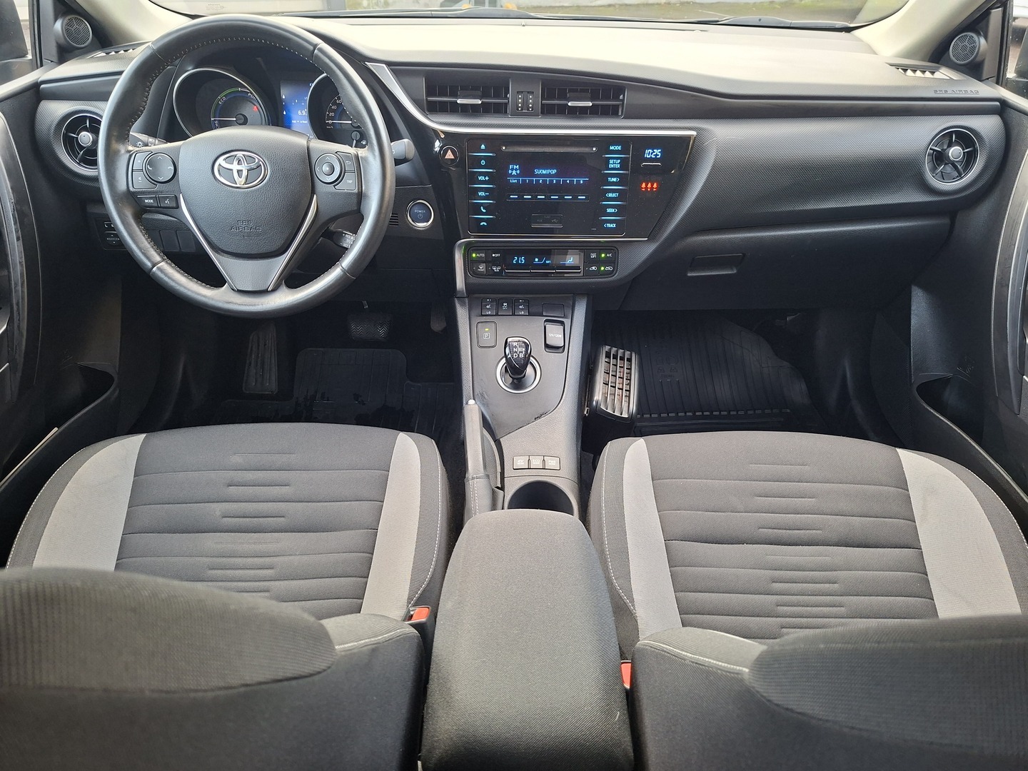 TOYOTA Auris 2017