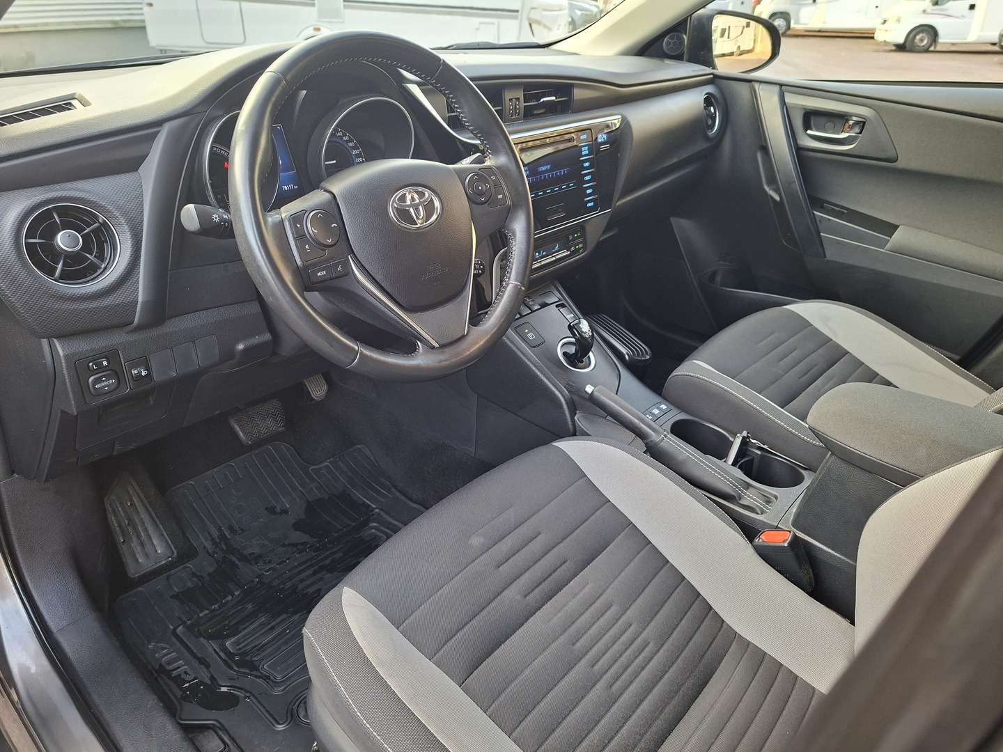 TOYOTA Auris 2017