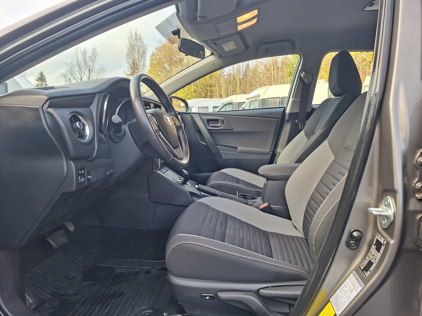TOYOTA Auris 2017