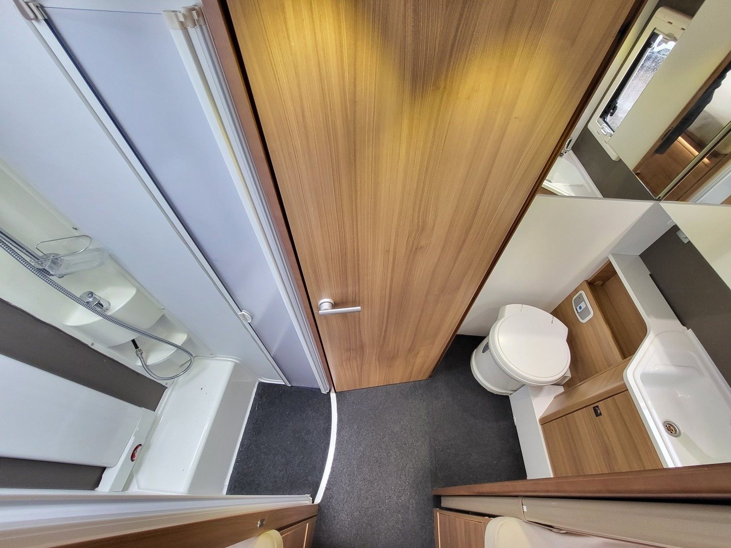 ADRIA Matrix Plus 670 SL 2019