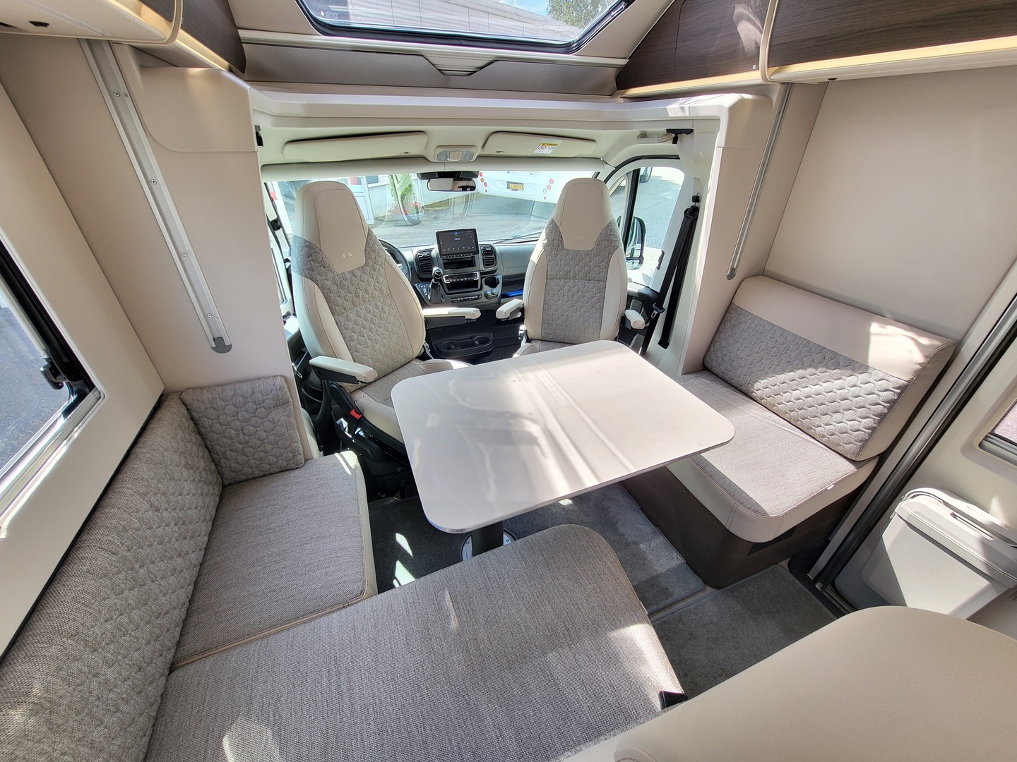 ADRIA MATRIX SUPREME 670 SL 2024