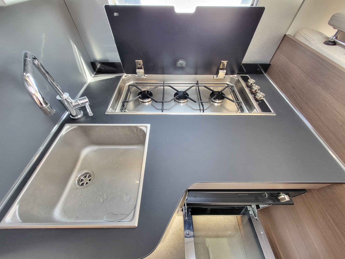 ADRIA MATRIX SUPREME 670 SL 2024