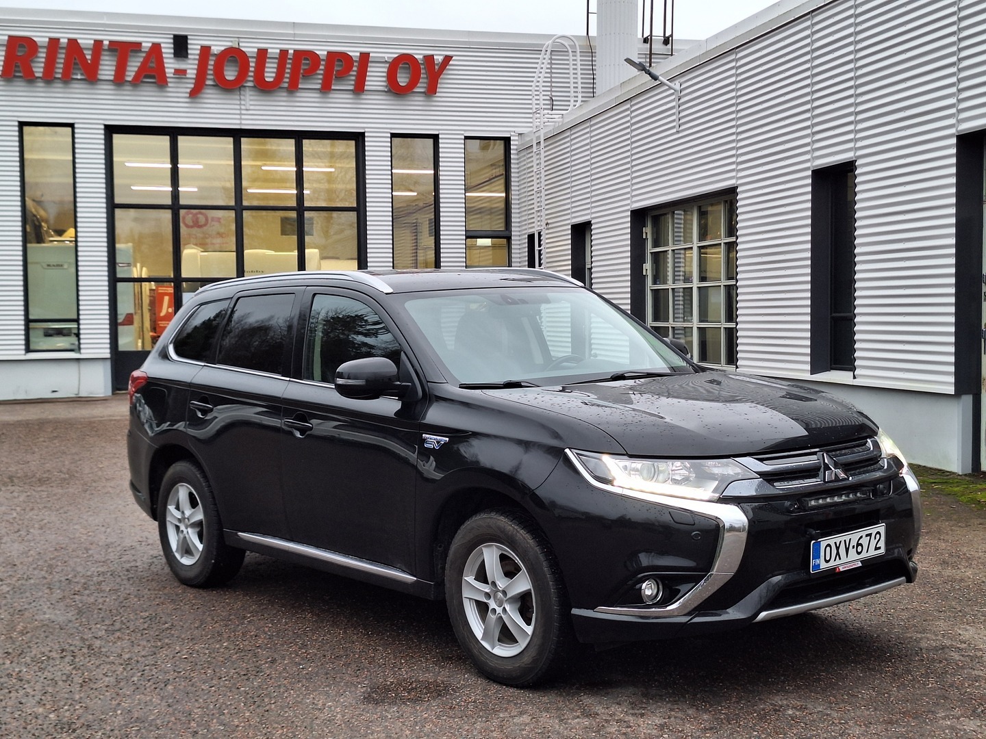 MITSUBISHI Outlander PHEV 2016