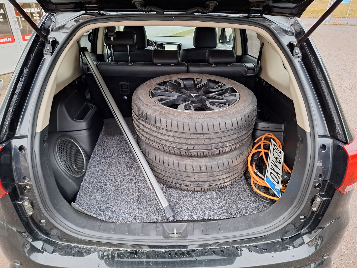 MITSUBISHI Outlander PHEV 2016