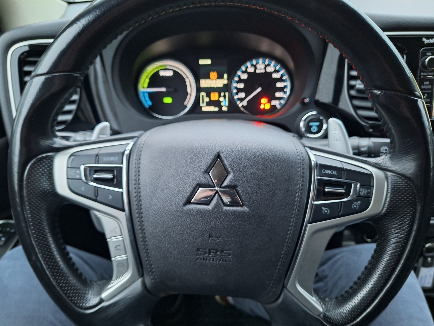 MITSUBISHI Outlander PHEV 2016