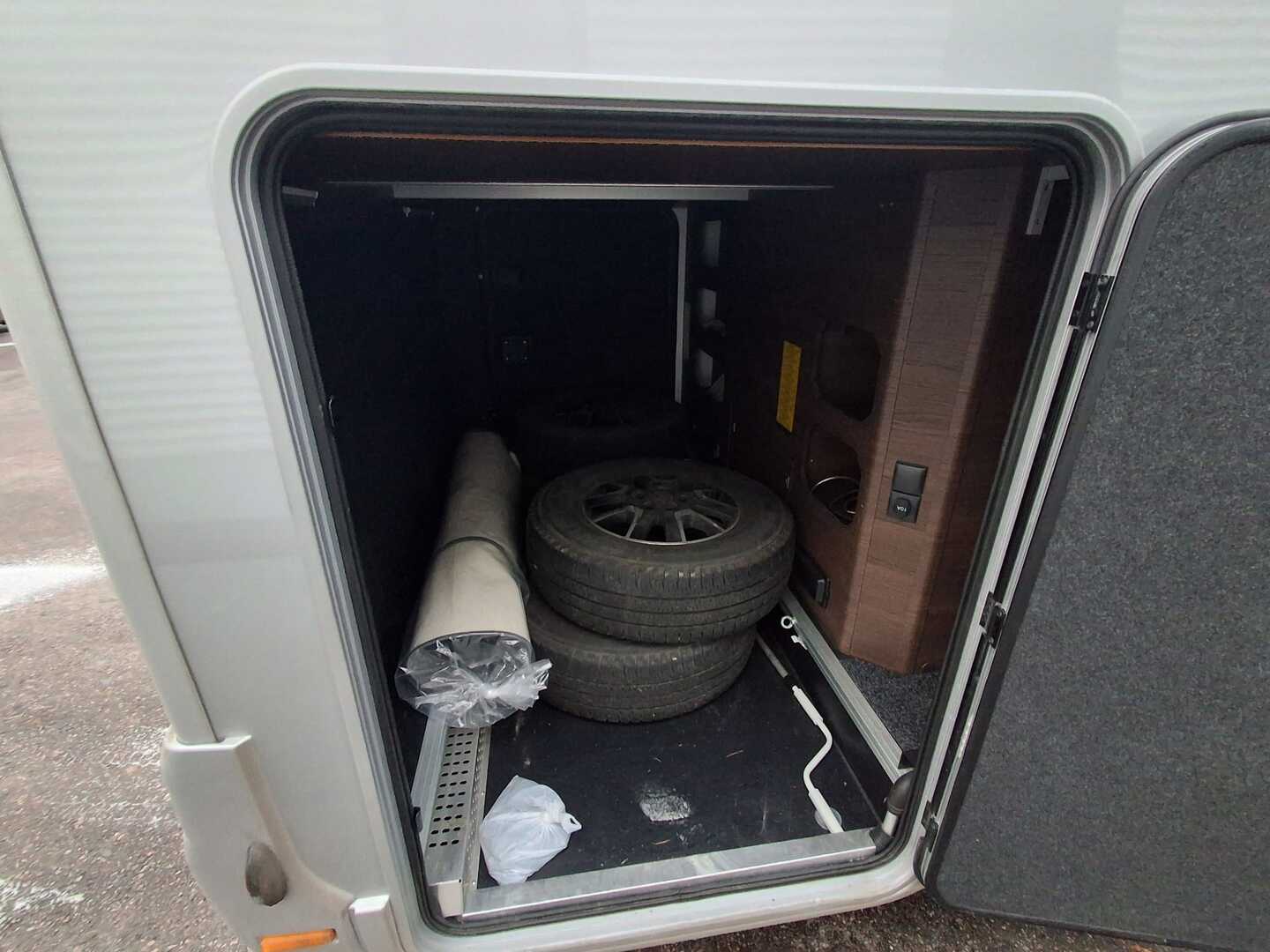 ADRIA Coral Supreme 670 DL 2021