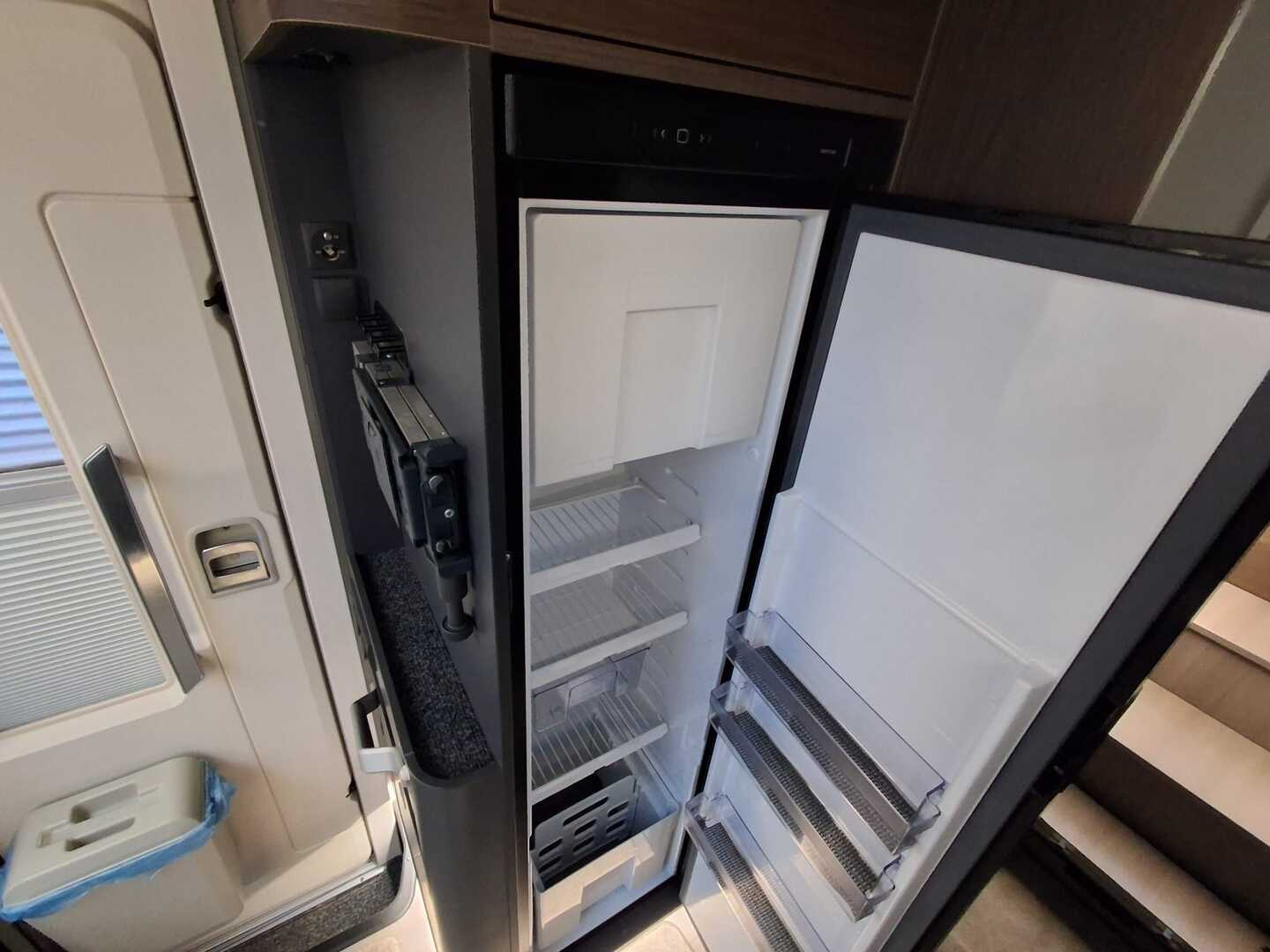 ADRIA Coral Supreme 670 DL 2021