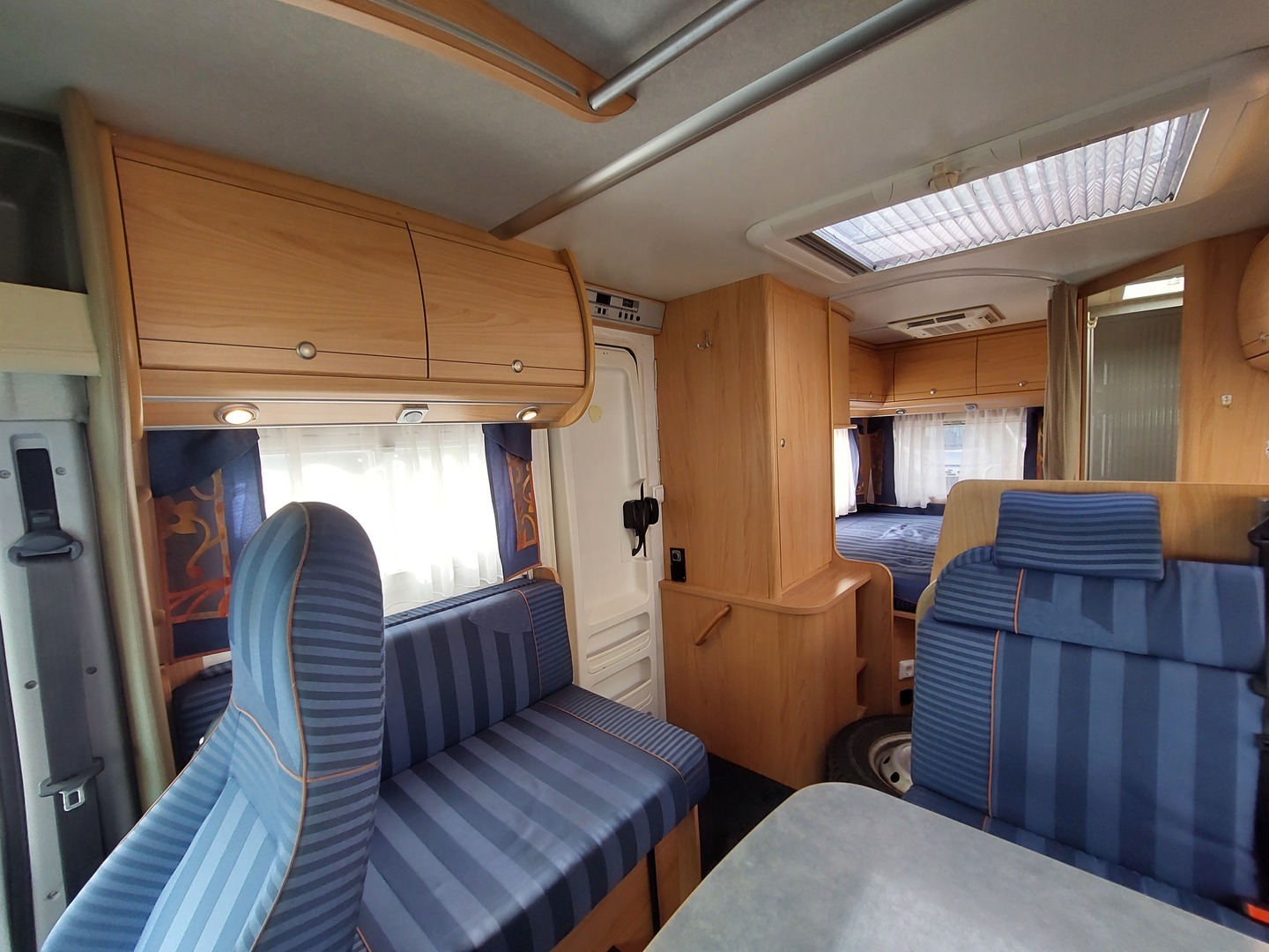 BÜRSTNER Solano T 605 2006