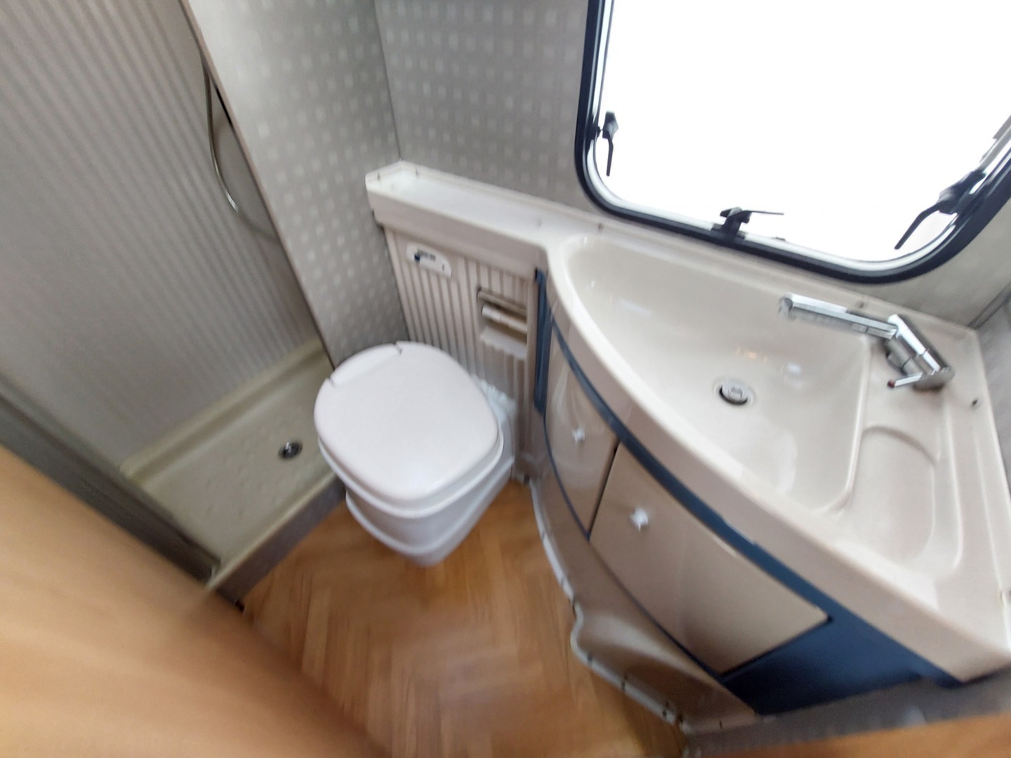 BÜRSTNER Solano T 605 2006
