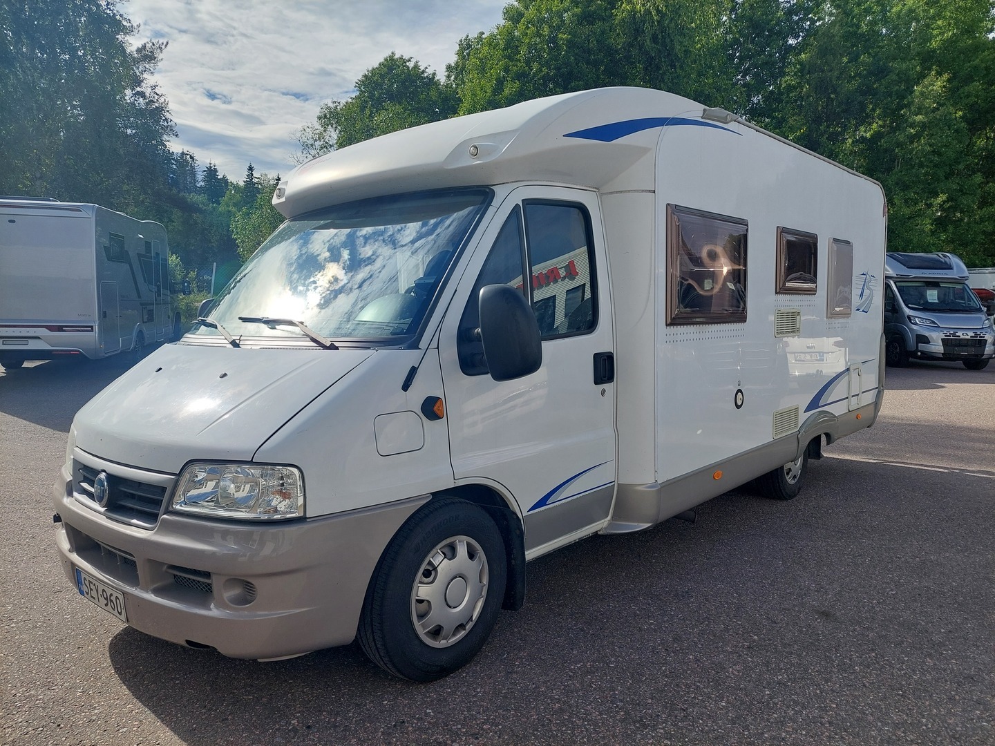 BÜRSTNER Solano T 605 2006