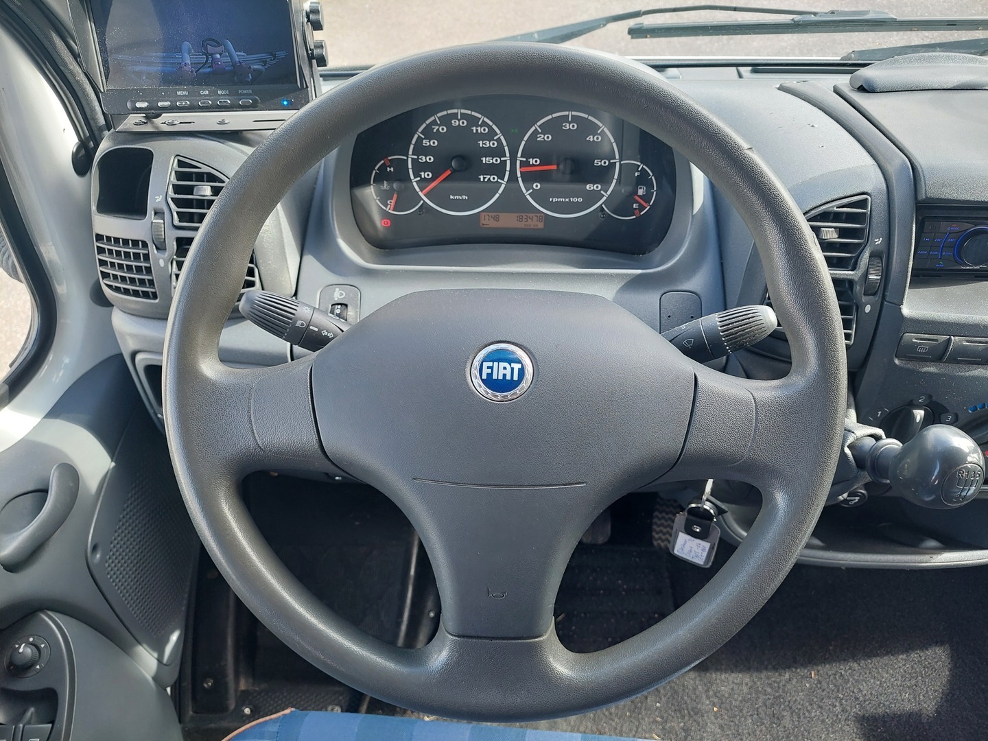 BÜRSTNER Solano T 605 2006