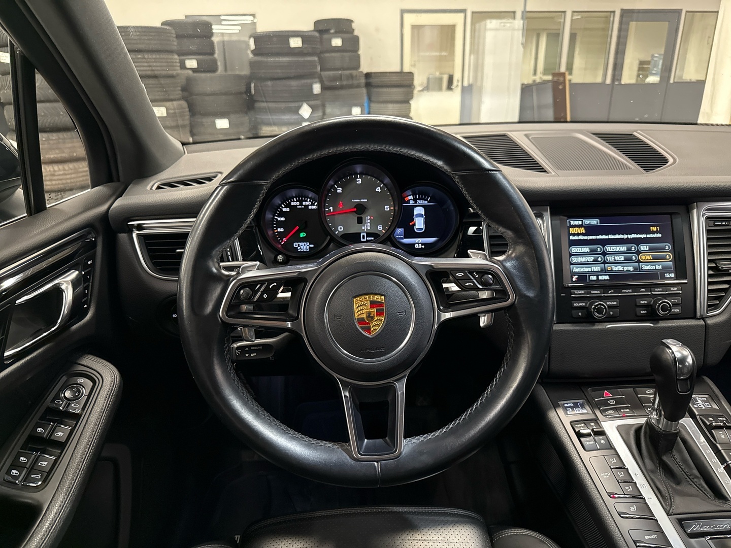 PORSCHE Macan 2015