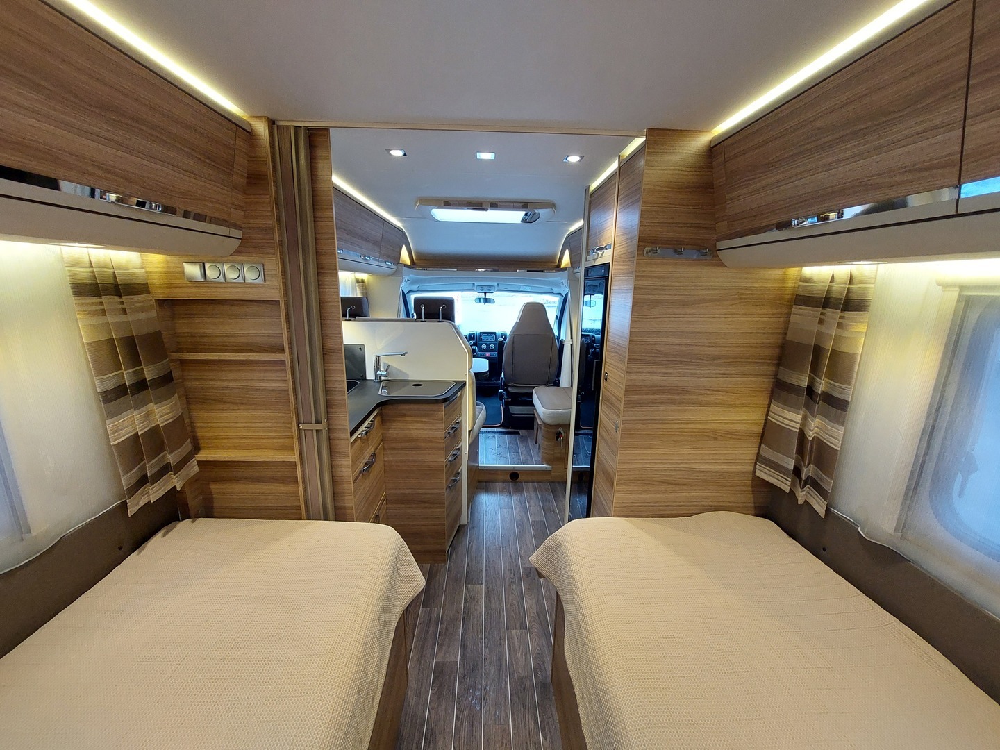 ADRIA Coral Axess 670 SLT 2017