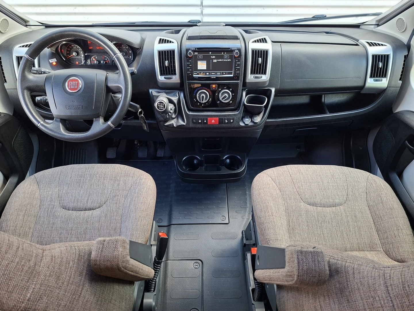 BÜRSTNER Lyseo T 728 G 2017