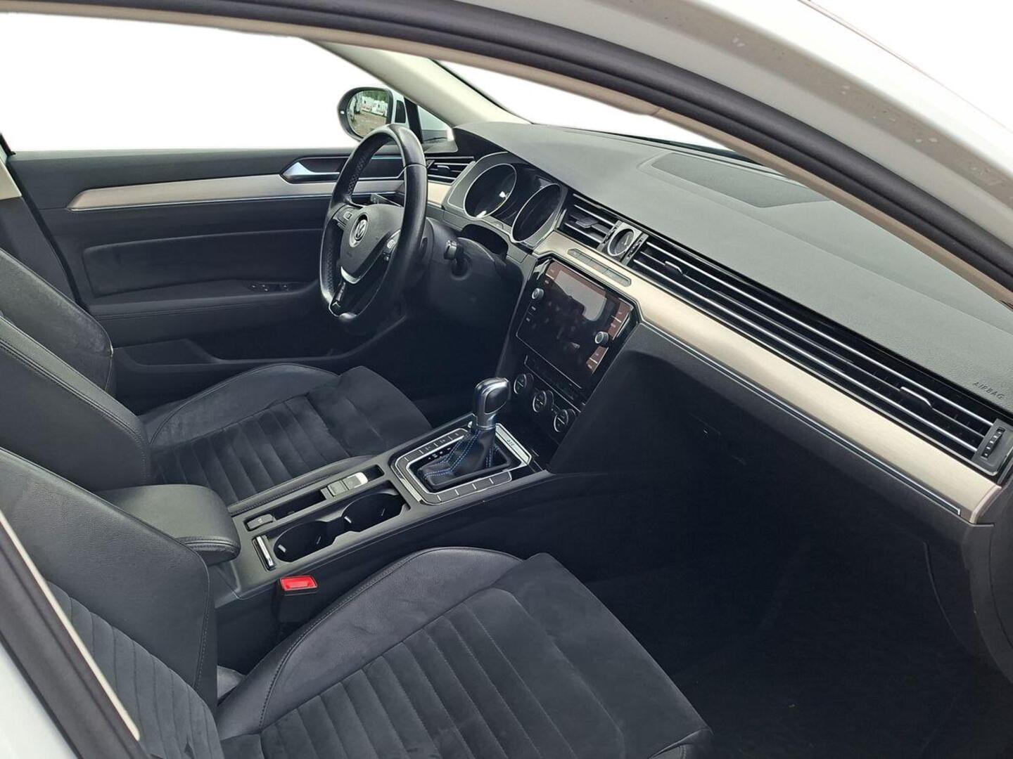 VOLKSWAGEN Passat 2018