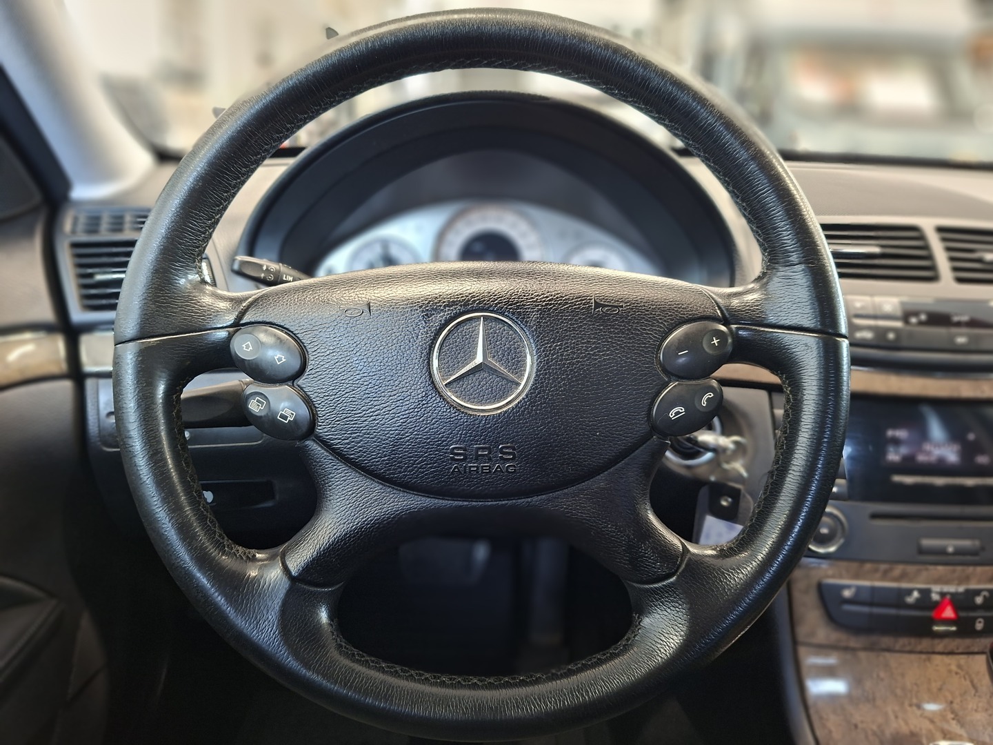 MERCEDES-BENZ E 2008