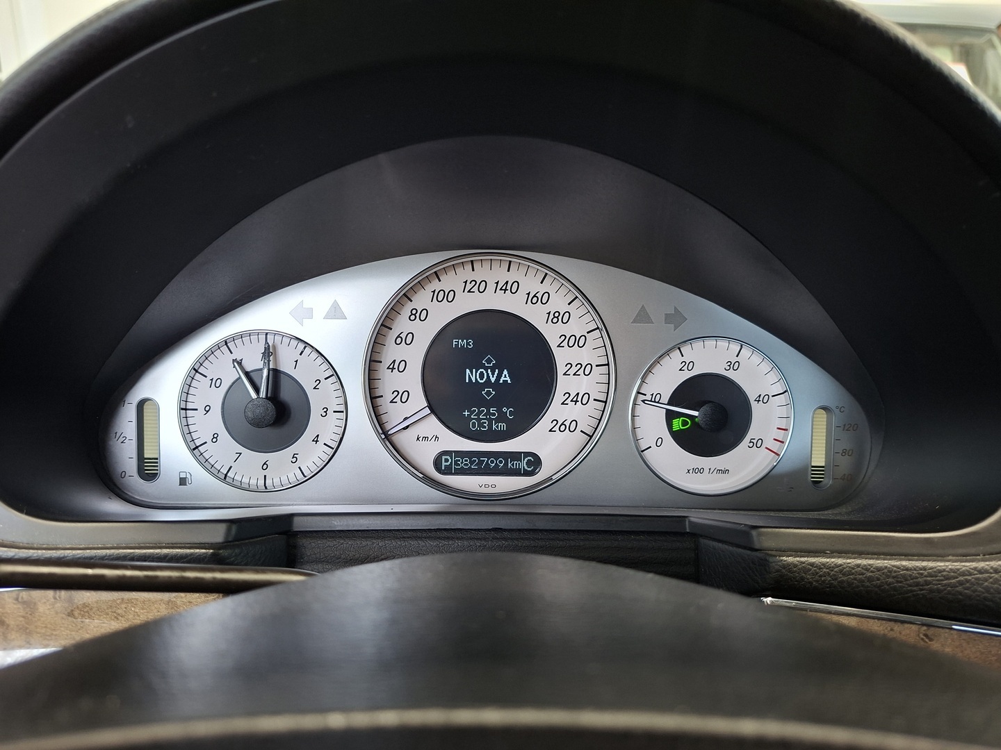MERCEDES-BENZ E 2008
