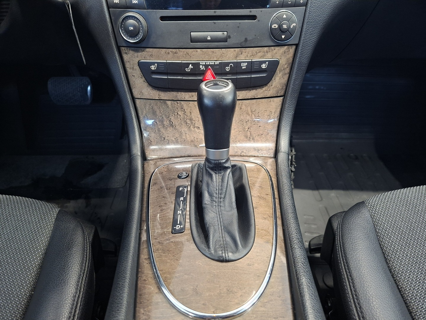 MERCEDES-BENZ E 2008